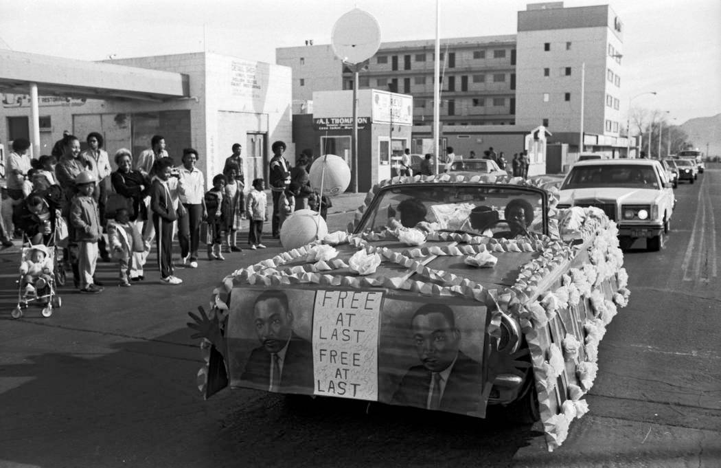Esta foto de archivo del 16 de enero de 1982 muestra un desfile en la calle D organizado por el ...