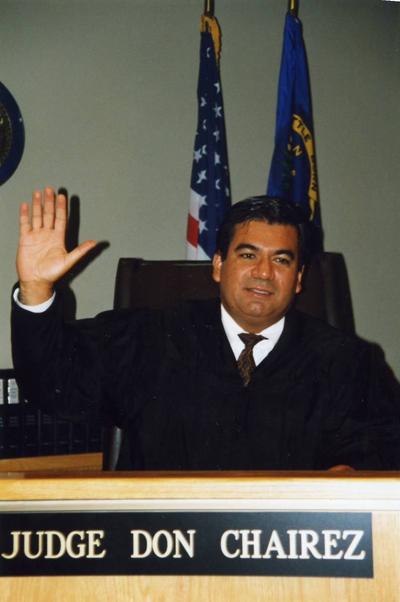 Una foto del juez Don Chairez el día que juró y fue nombrado juez del tribunal de distrito de ...