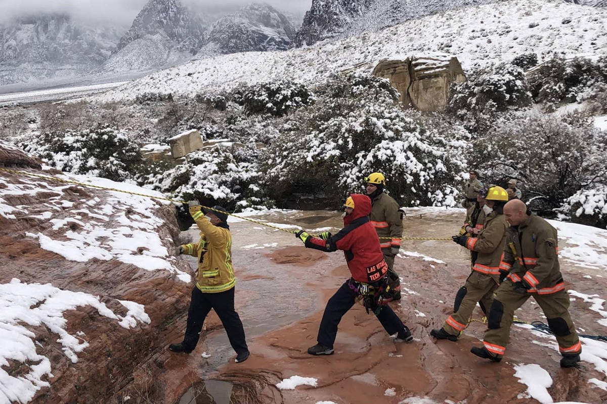Un excursionista herido fue rescatado cerca del Red Rock Canyon National Conservation Area el l ...