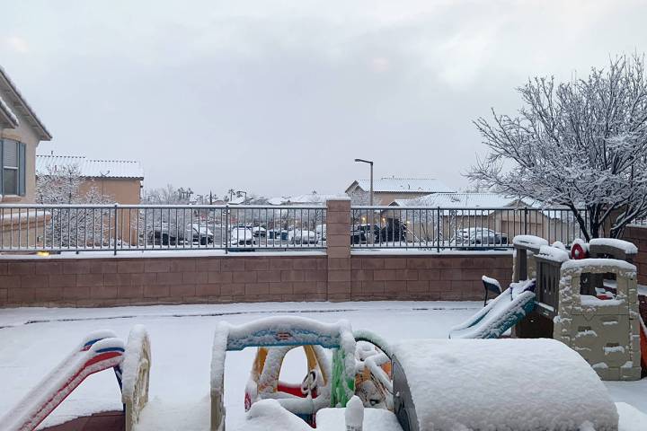 Un manto de nieve se registró en algunas zonas de Las Vegas, los acumulados fueron registrados ...