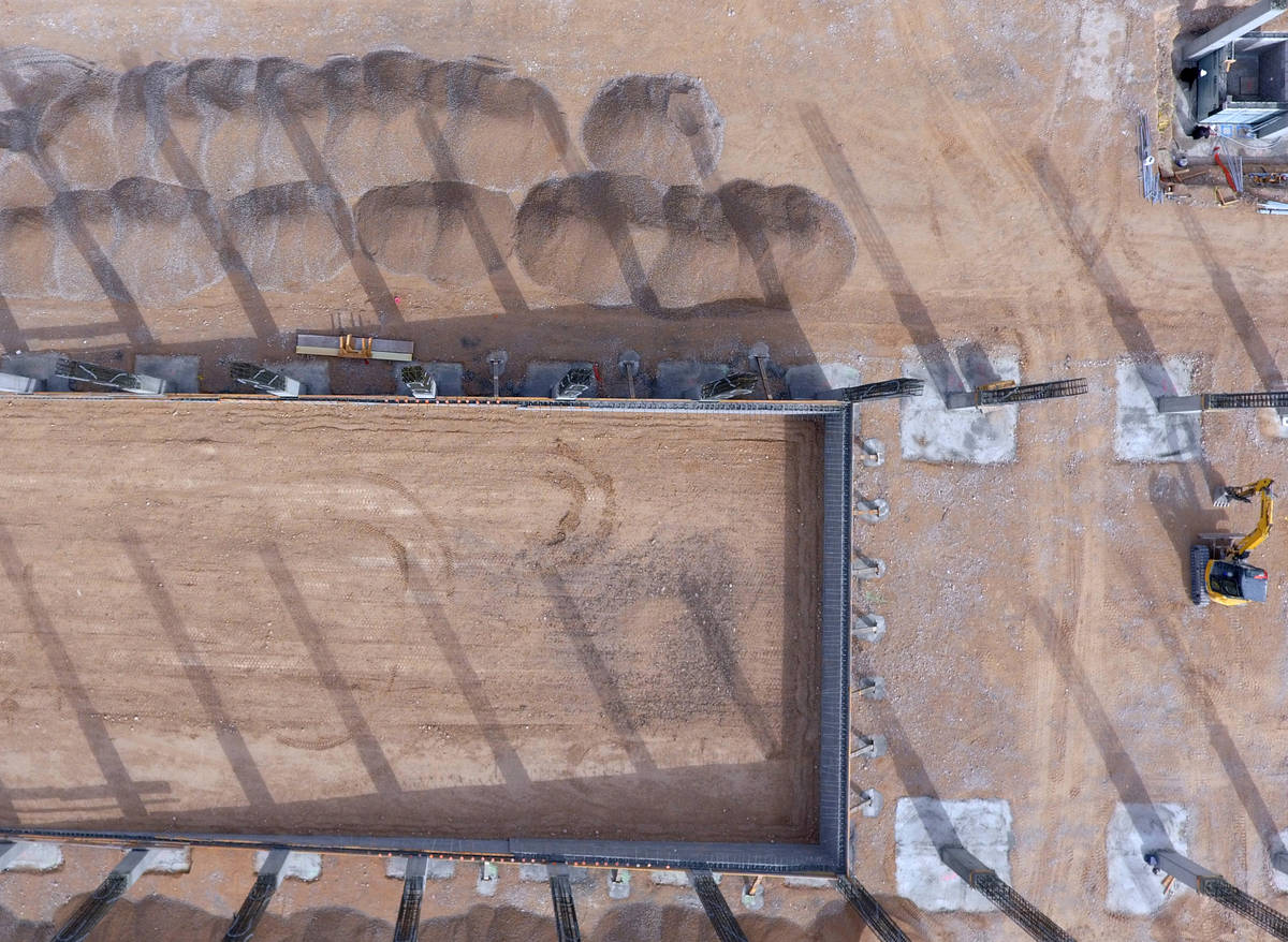 Vista aérea del sitio de construcción de Axiom, un complejo de oficinas en construcción, en ...