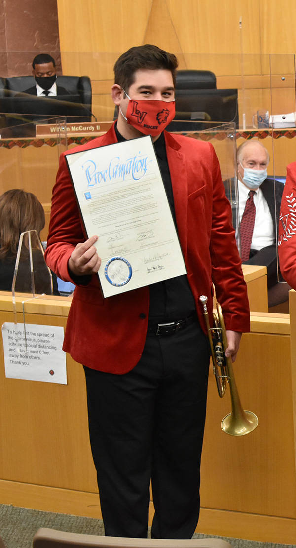 El director del Mariachi Joya de Las Vegas High School, Stephen Blanco, recibe una “Proclamac ...
