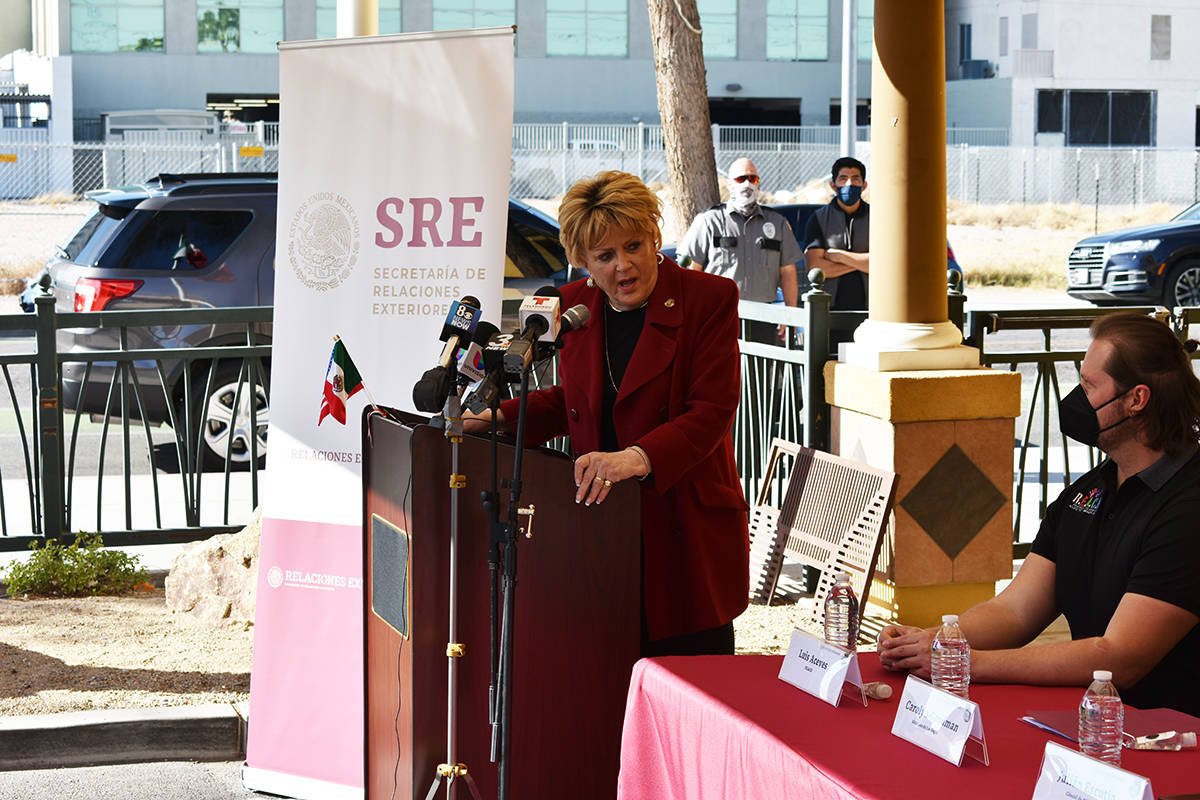 La alcaldesa Carolyn Goodman reconoció a la importancia de los trabajadores hispanos y abordó ...