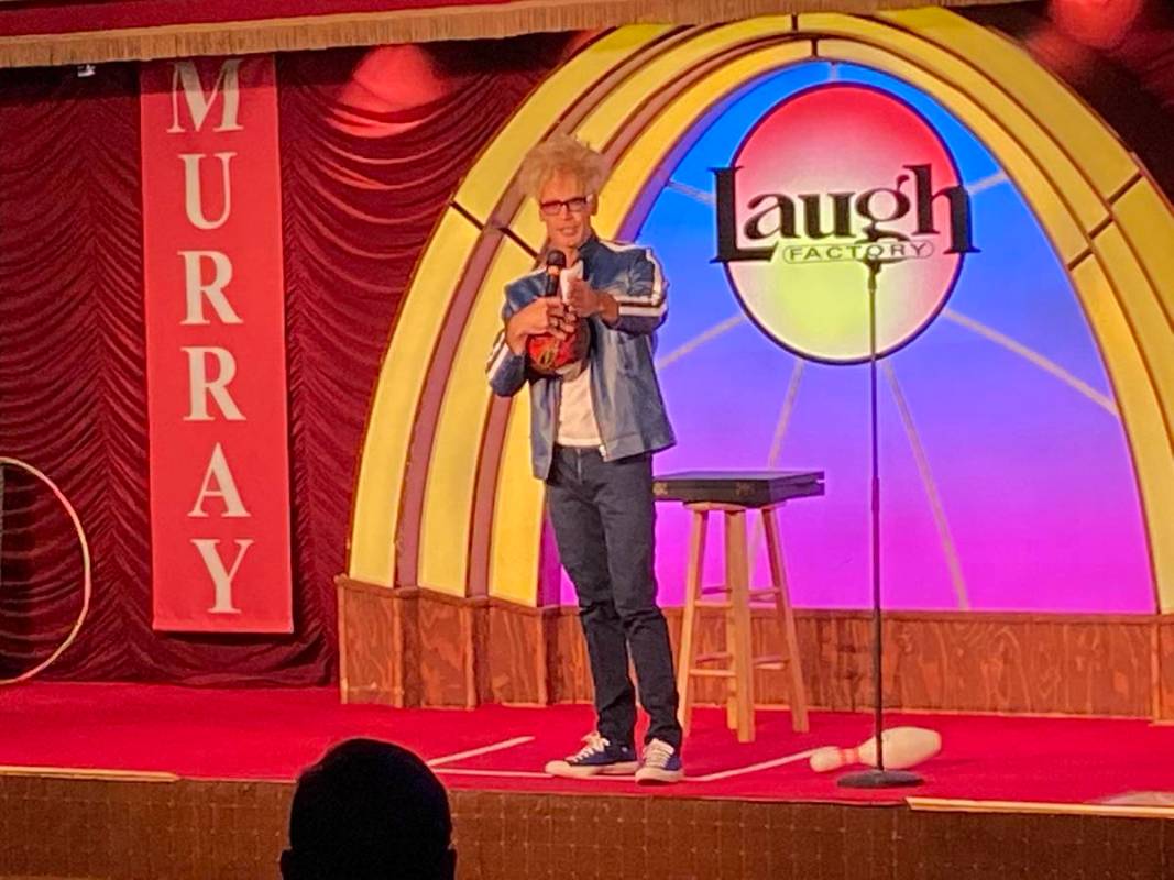 Murray Sawchuck aparece en el escenario de Laugh Factory en Tropicana el viernes, 27 de diciemb ...