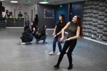 Danny Flores, coordina el grupo ¡LVA1 jóvenes en acción!, con sus actividades de baile, orie ...
