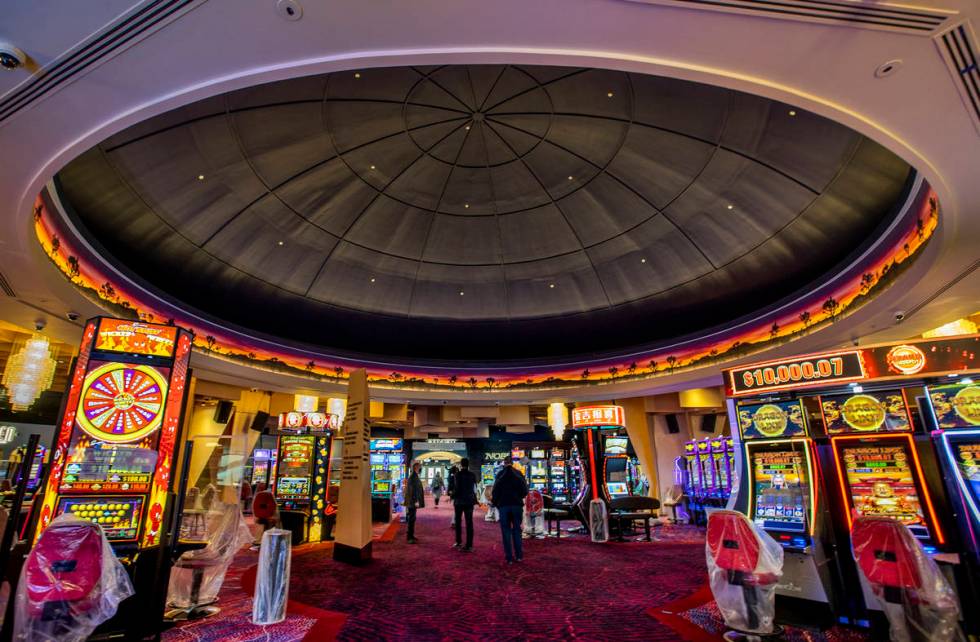 Una cúpula en el piso del casino de Virgin Hotels Las Vegas es el último vestigio del antiguo ...