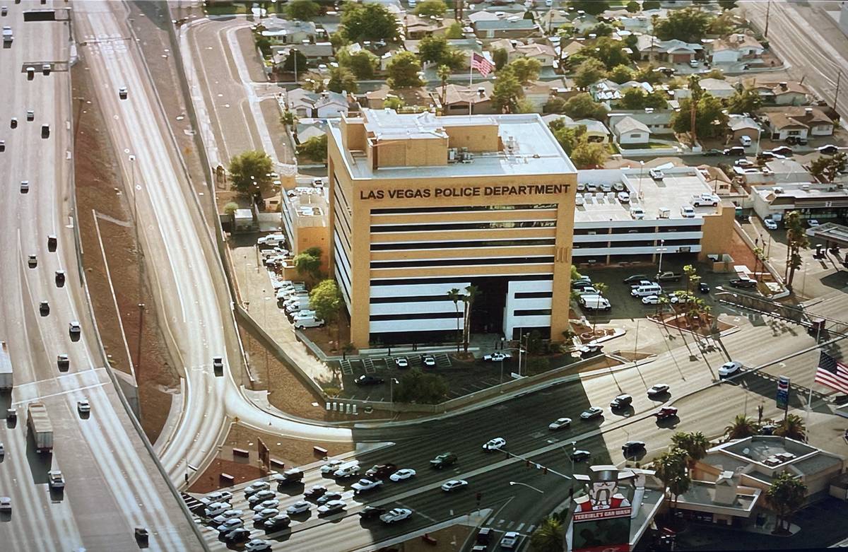 El edificio de oficinas en 333 N. Rancho Drive en Las Vegas se ve en la película de 2017 "Slee ...