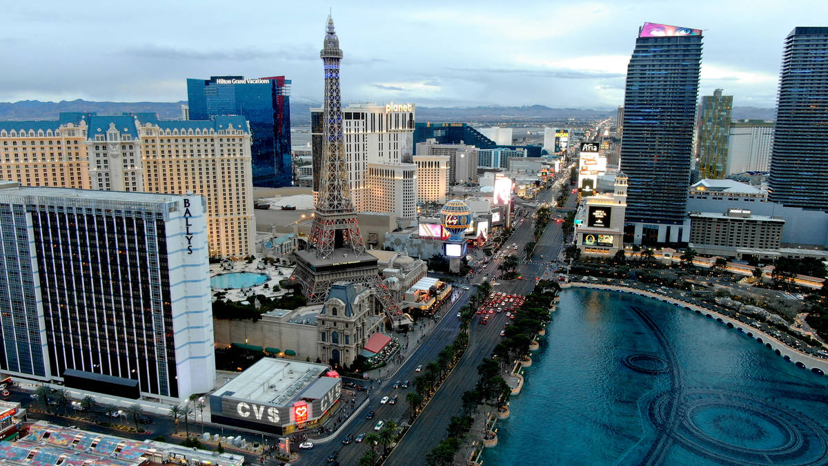 Vista aérea del Strip de Las Vegas un año después del cierre de la pandemia el viernes, 12 d ...