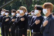 ARCHIVO.- En esta foto de archivo del 19 de septiembre de 2020, el grupo de K-pop surcoreano BT ...