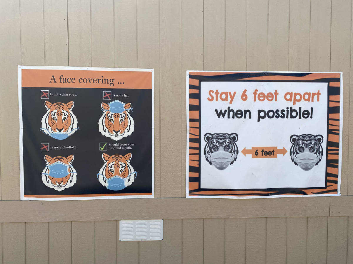 Posters en Tate Elementary. (Proporcionada por Sarah Popek, directora de Tate Elementary)