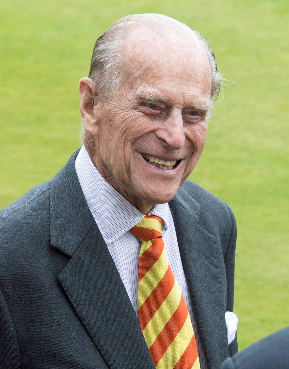 El príncipe Phillip de Gran Bretaña visita el Lord's Cricket Ground donde inauguró la nueva ...