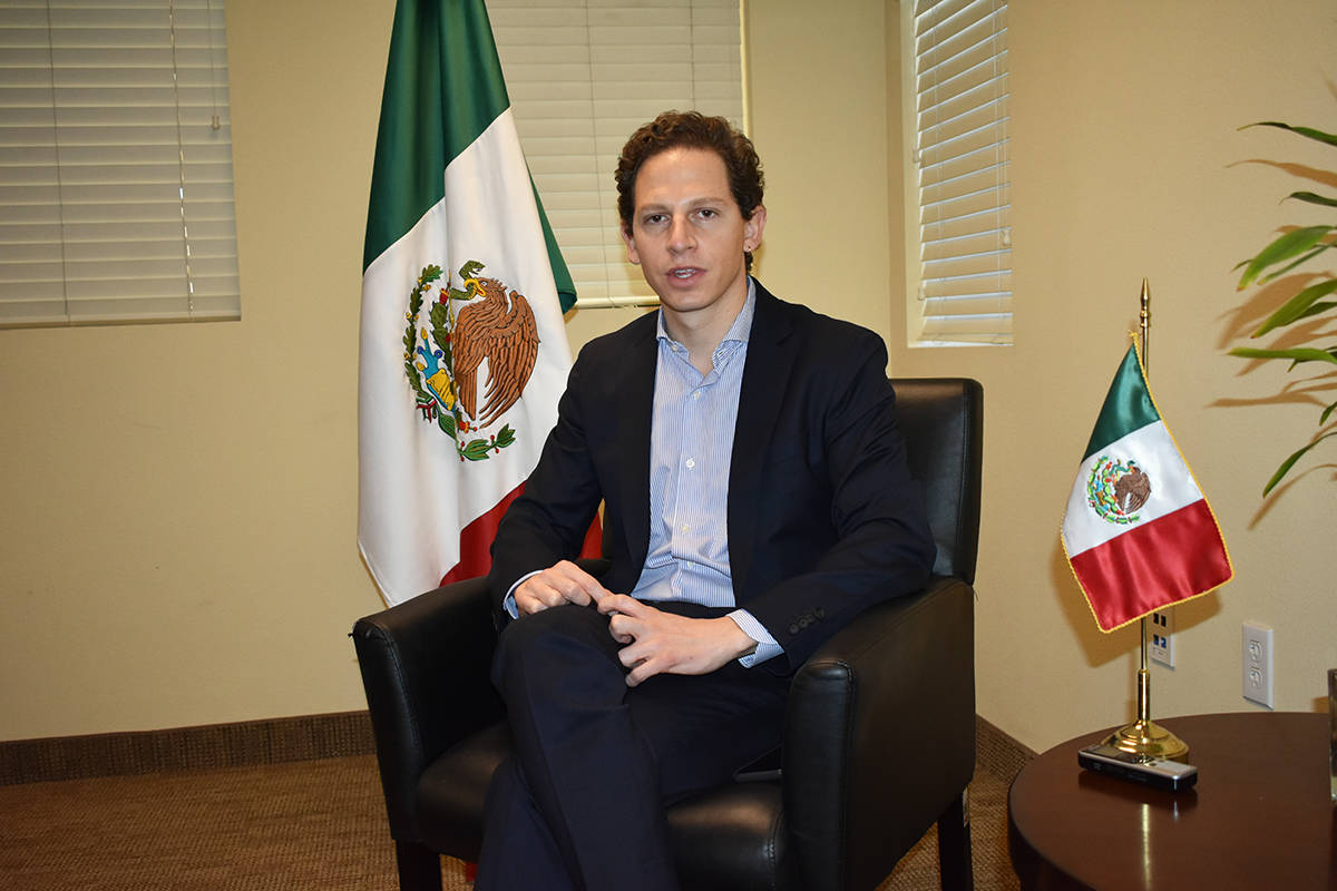 El director general de Servicios Consulares de la SRE, Jaime Vázquez Bracho, conversó en excl ...