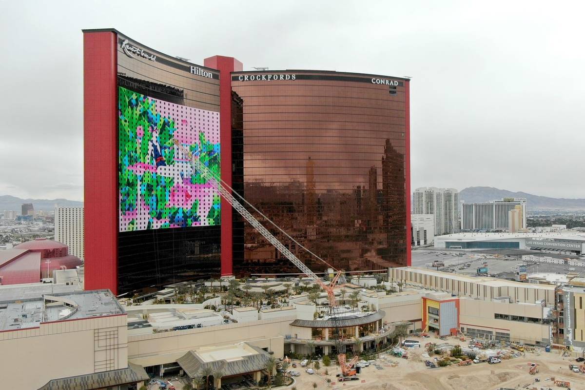 Una foto aérea de Resorts World Las Vegas en construcción en el antiguo emplazamiento del hot ...