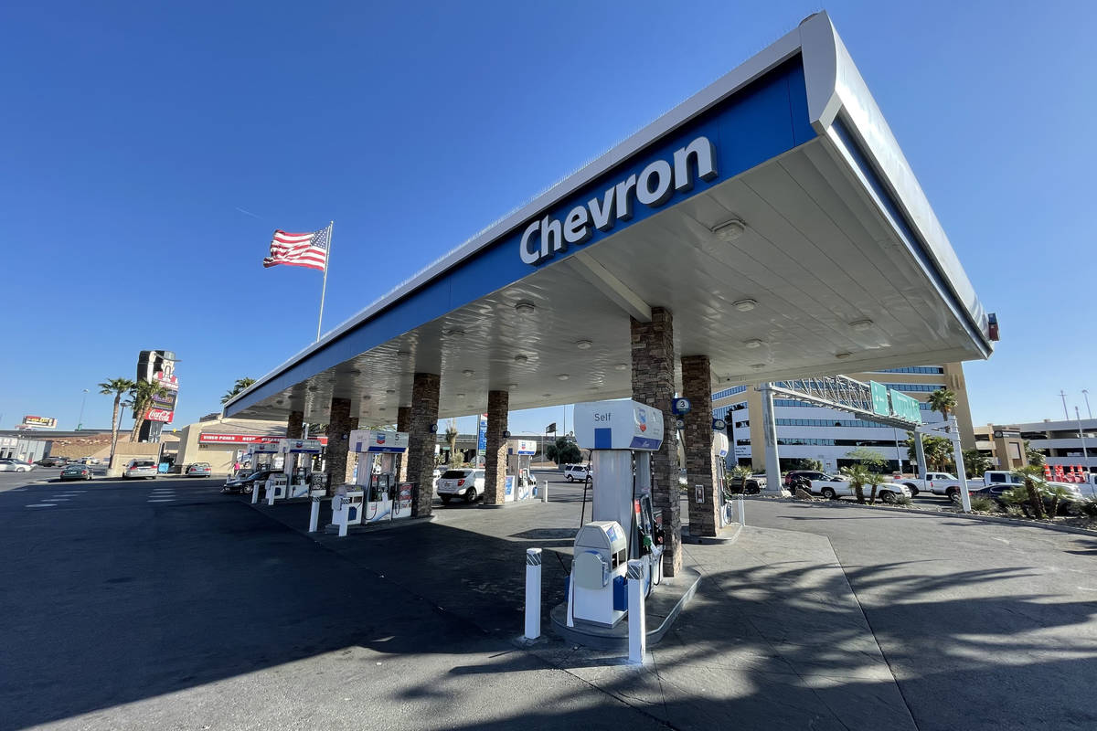 La gasolinera Chevron en Bonanza y Rancho Drive. (Kevin Cannon/Las Vegas Review-Journal)