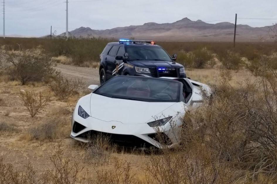 Lamborghini driver who went 'off-roading' near Las Vegas suspected of DUI |  Las Vegas Review-Journal en Español
