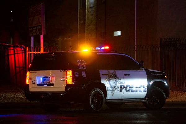 La Policía Metropolitana investiga la escena en la que al menos un agente abrió fuego cerca d ...