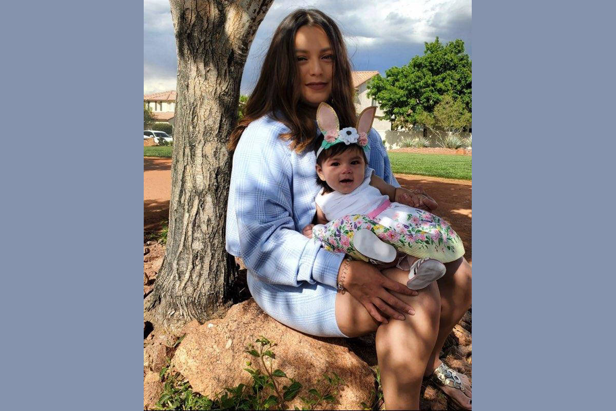 Margarita Jiménez y su pequeña hija Ezzie durante las recientes pascuas. [Foto Cortesía, ví ...