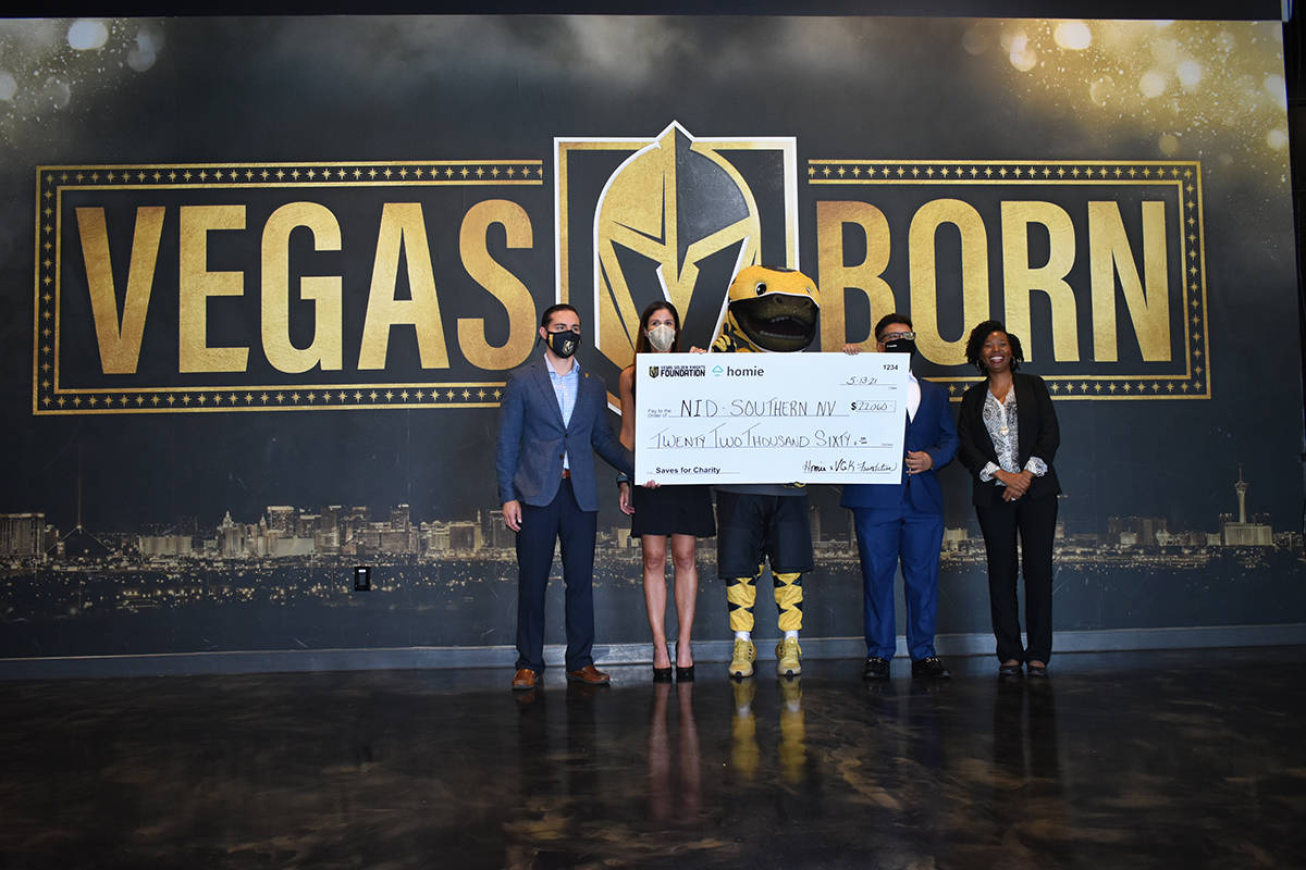 Representantes de Homie, Vegas Golden Knights Foundation y NID Housing Counseling Agency of Sou ...