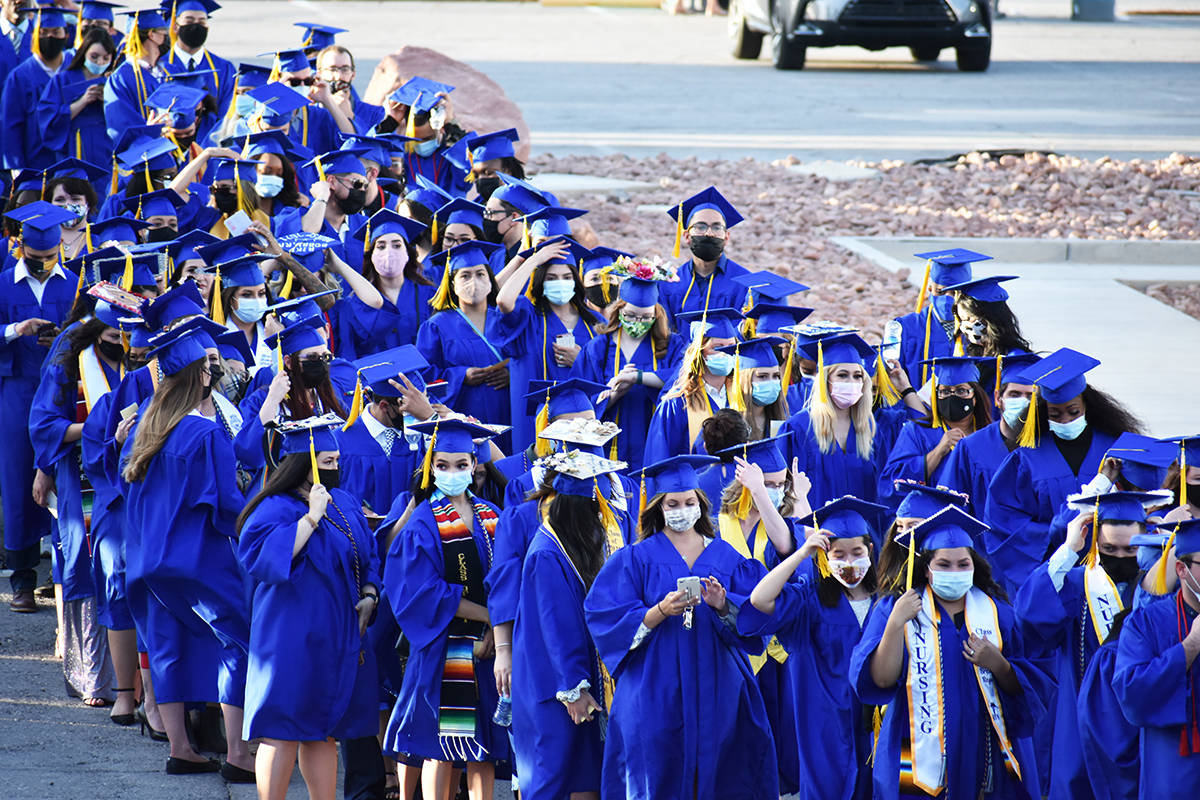 Más de 1,000 estudiantes del CSN acudieron a su ceremonia de graduación. Sábado 15 de mayo d ...