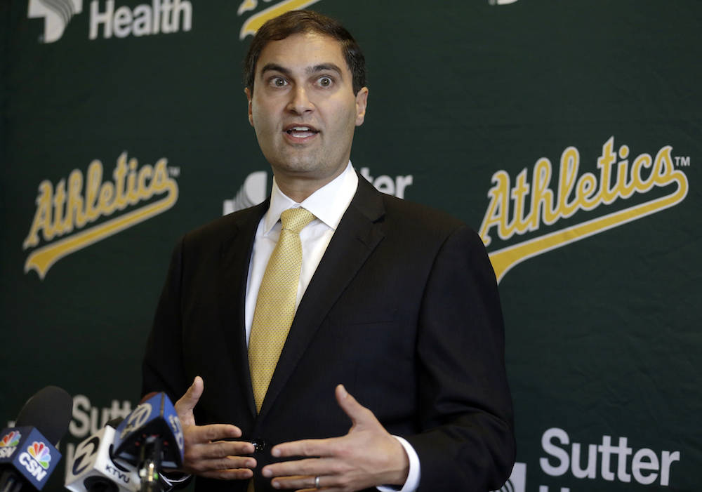 El nuevo presidente de los Oakland Athletics, David Kaval, gesticula durante una conferencia de ...
