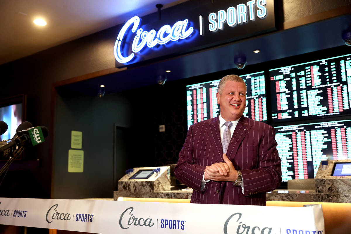 Derek Stevens durante la gran inauguración del Circa Sports Book en Tuscany de Las Vegas el ma ...