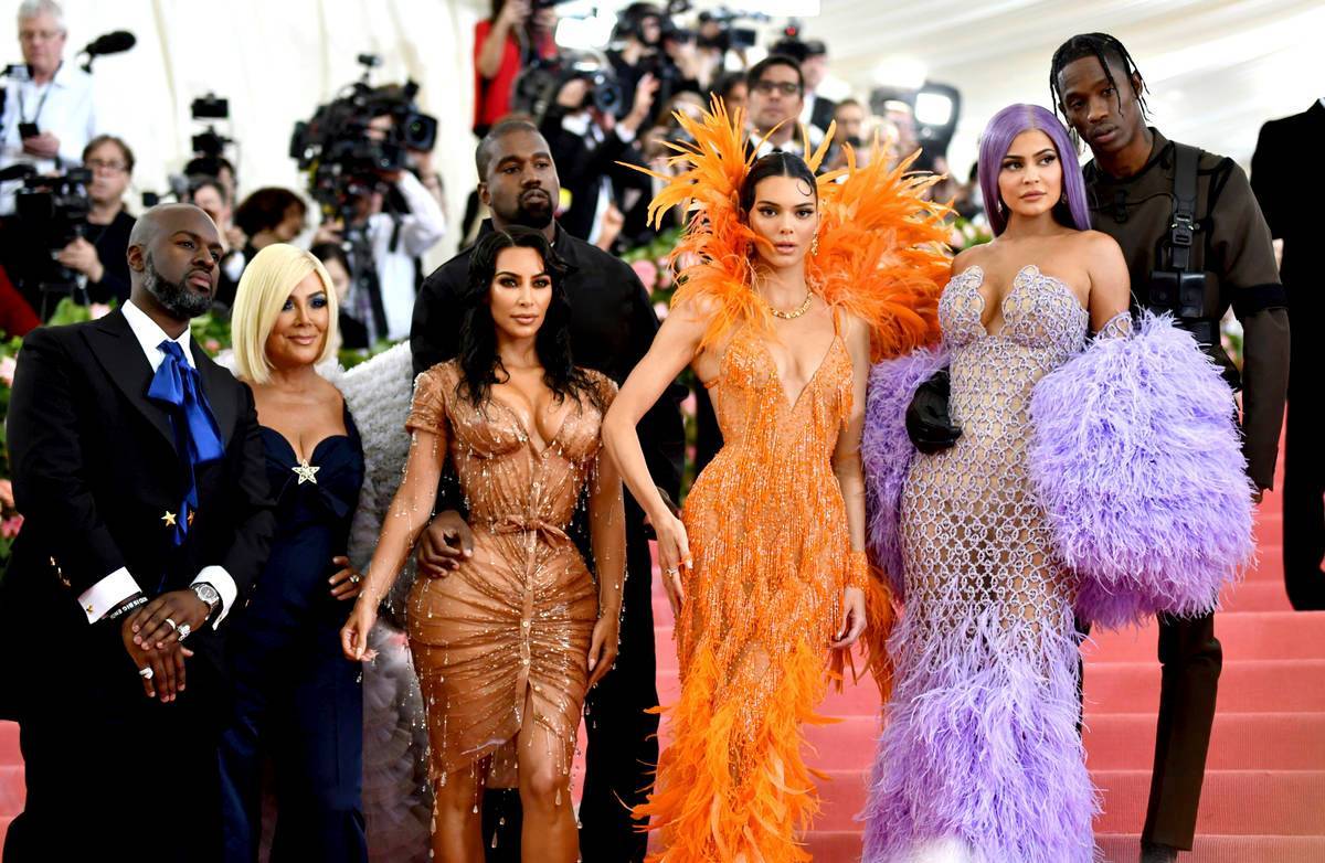 Corey Gamble, de izquierda a derecha, Kris Jenner, Kim Kardashian, Kendall Jenner, Kylie Jenner ...