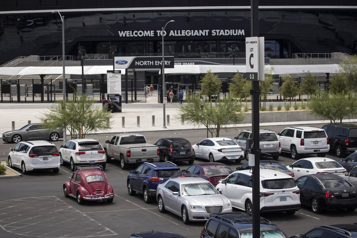 Estacionamiento C del Estadio Allegiant en Las Vegas el jueves, 3 de junio de 2021. (Erik Verdu ...