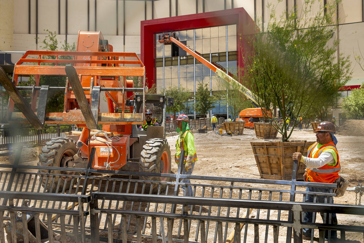 La construcción de Resorts World Las Vegas continúa el miércoles, 9 de junio de 2021 en Las ...
