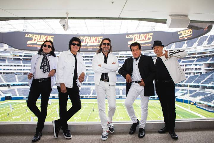 “Los Bukis es uno de los grupos más populares de México. Su estilo se basa en animadas cumb ...