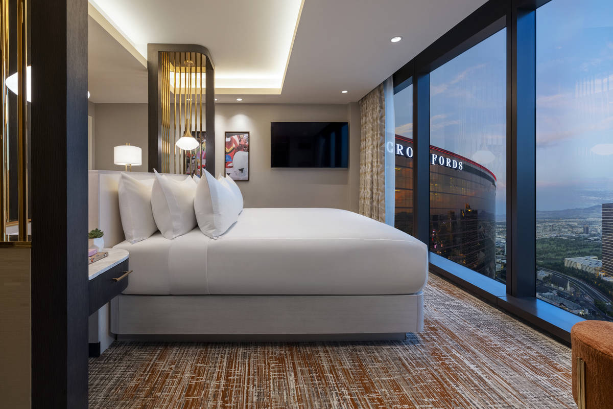 Baño del Resorts World Las Vegas Hilton One Bedroom Entertainment Suite. (Resorts World Las Vegas)