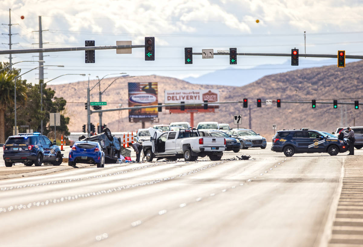 La Nevada Highway Patrol investiga un presunto accidente por conducir bajo los efectos del alco ...