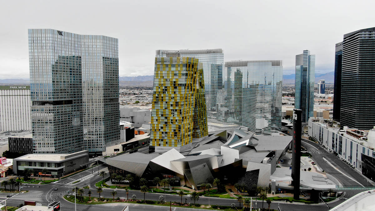 Foto aérea del complejo CityCenter de MGM Resorts International visto el viernes, 10 de abril ...