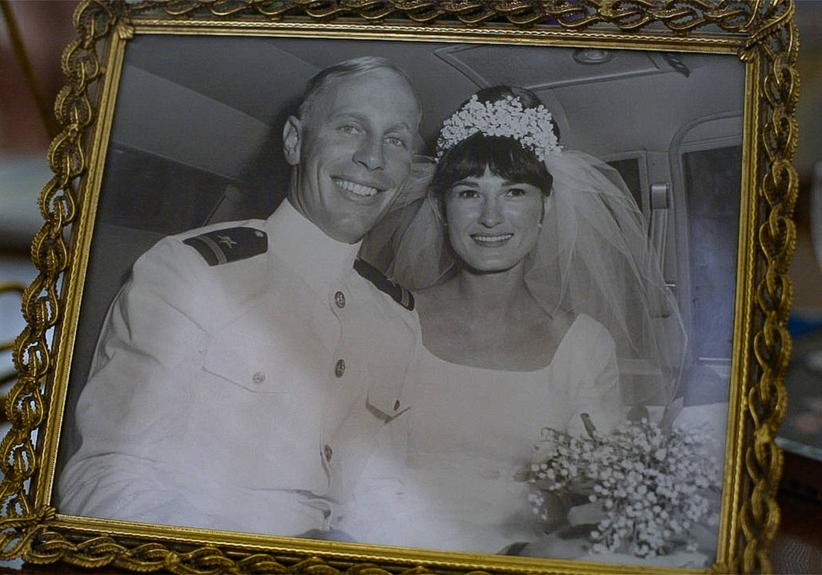 Judy y Gary Robinson el día de su boda en 1966. A Judy se le diagnosticó la enfermedad de Alz ...