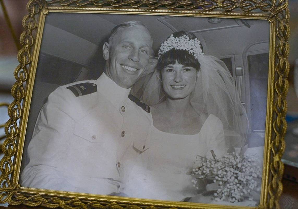 Judy y Gary Robinson el día de su boda en 1966. A Judy se le diagnosticó la enfermedad de Alz ...