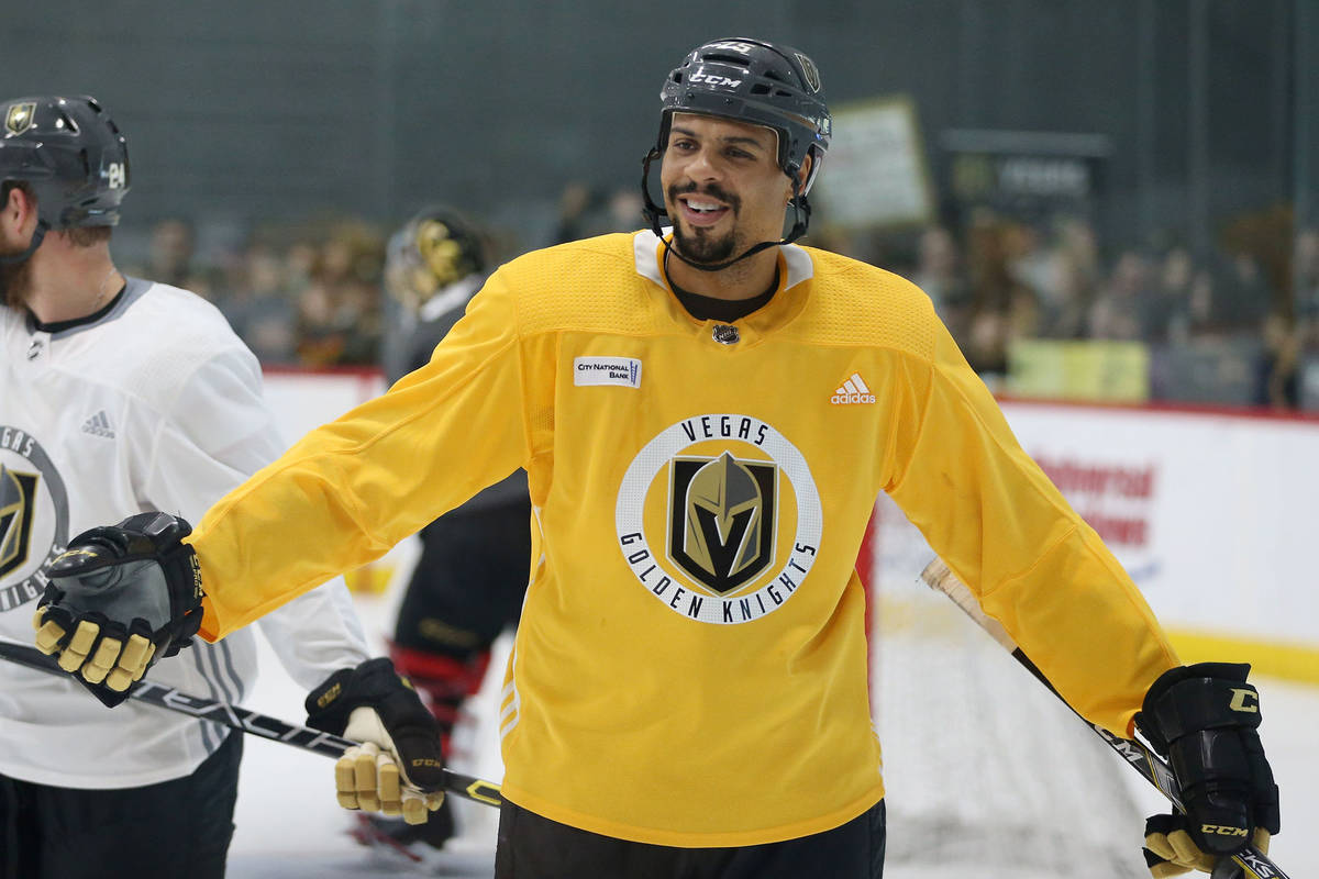 El ala derecha de los Vegas Golden Knights, Ryan Reaves (75), durante un entrenamiento del equi ...