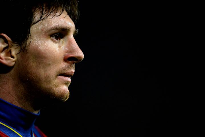 El argentino Lionel Messi de Barcelona es visto durante su partido de fútbol de La Liga contra ...