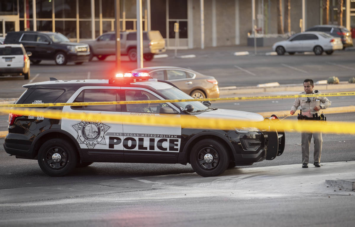 La Policía Metropolitana de Las Vegas investiga un homicidio en East Charleston Boulevard y So ...