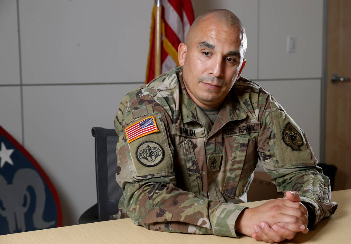 El Sargento 1º Larry Harlan habla de su tiempo de servicio en Irak y Afganistán tras el 11-S ...