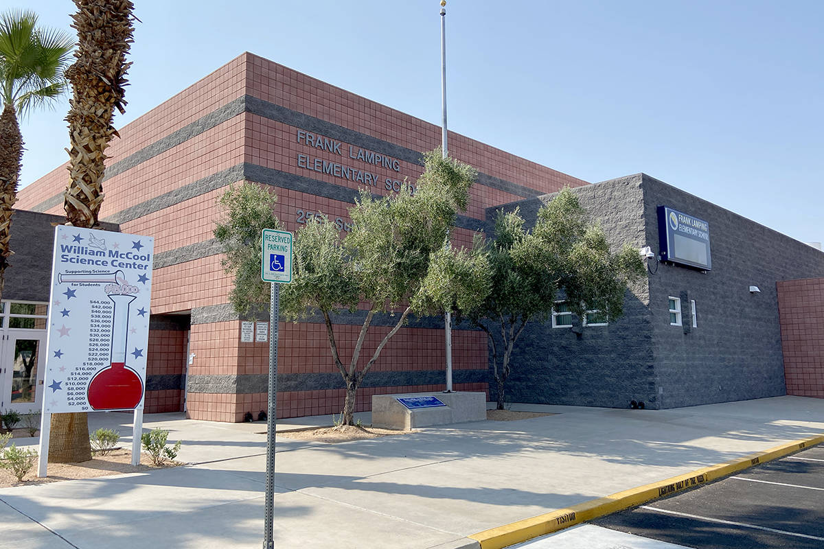 La escuela Frank Lamping Elementary cerca de Eastern Avenue y Summit Grove Drive en Henderson e ...