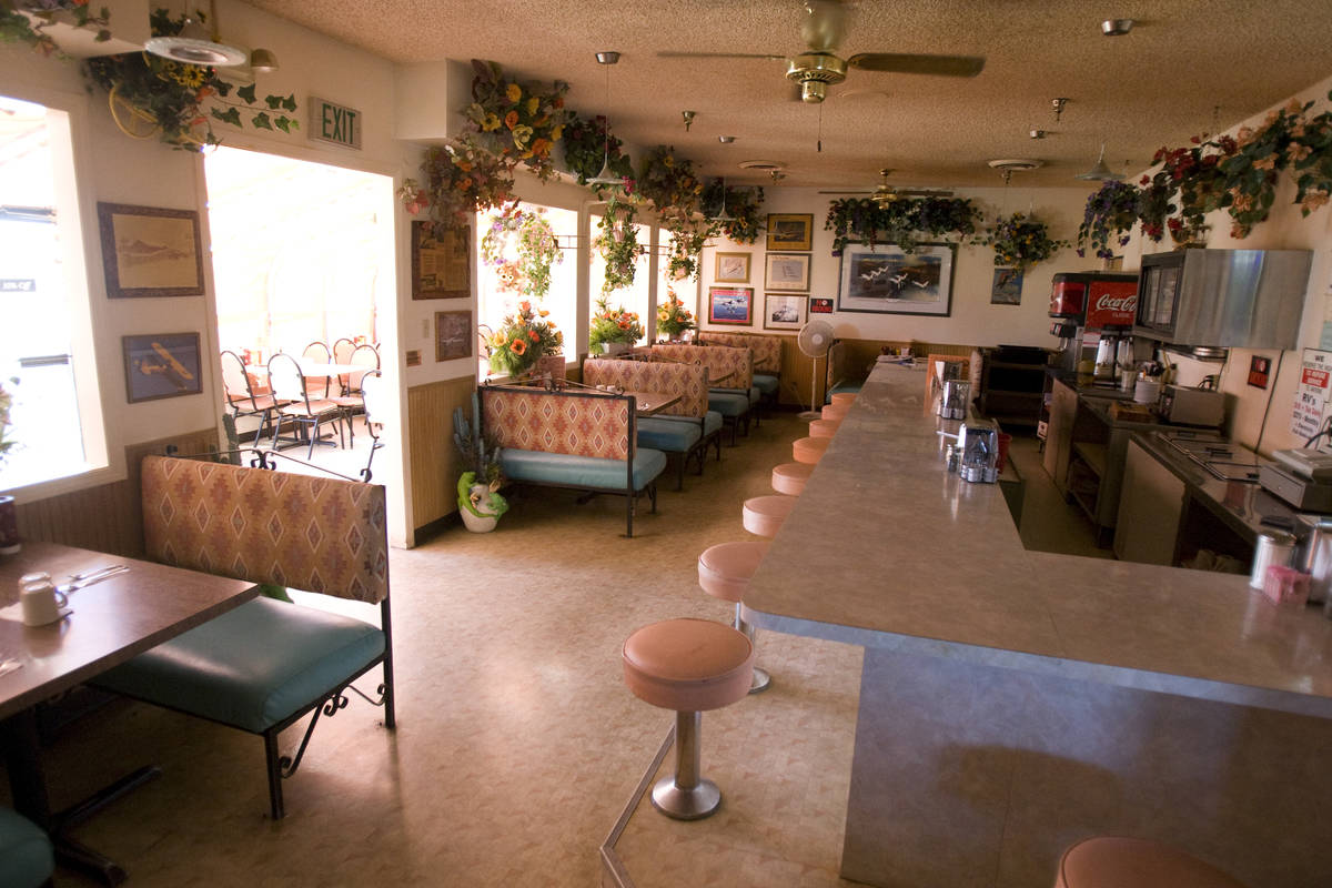 Una cafetería en el casino Cal-Nev-Ari el miércoles 7 de julio de 2010. (K.M. Cannon/Las Vega ...