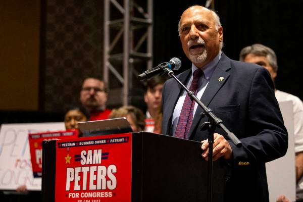 Habla el concejal de Las Vegas Stavros Anthony durante el evento de inicio de campaña "Fight f ...