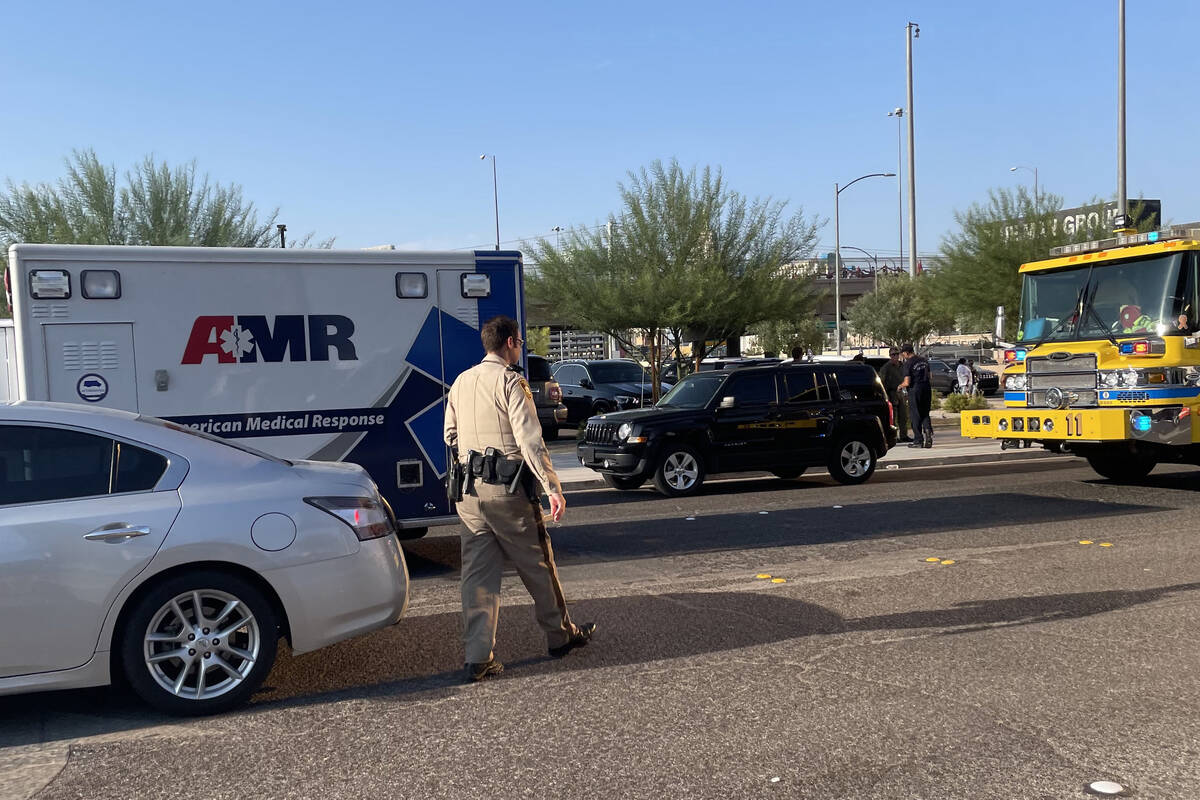 La policía de Las Vegas investiga un choque con fuga cerca del Allegiant Stadium el sábado 14 ...