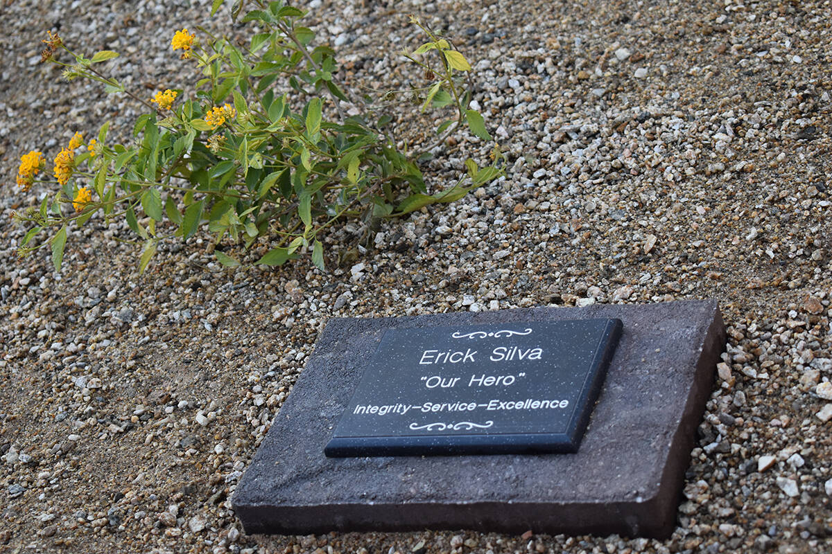 Archivo.- Una placa en memoria del joven Erick Silva fue develada en el Centro Comunitario del ...