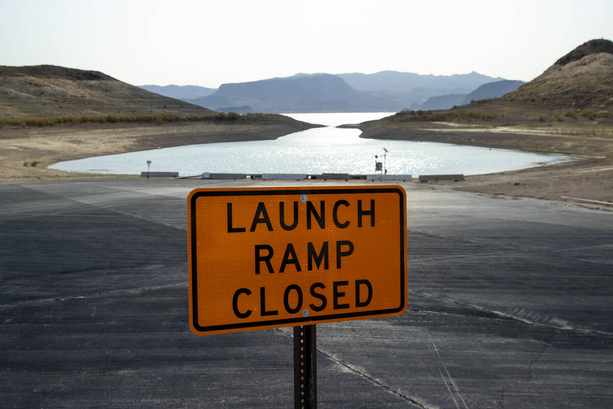 El lanzamiento botes cerrado para Boulder Harbor, así como otros en Lake Mead National Recreat ...