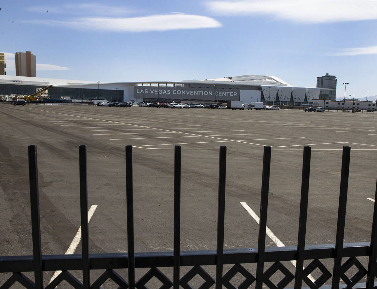 Se muestra una parcela de 10 acres que la Autoridad de Convenciones y Visitantes de Las Vegas e ...