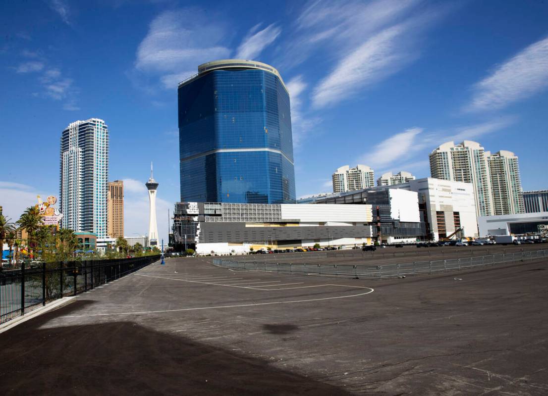 Se muestra un terreno de 10 acres que la Autoridad de Convenciones y Visitantes de Las Vegas es ...