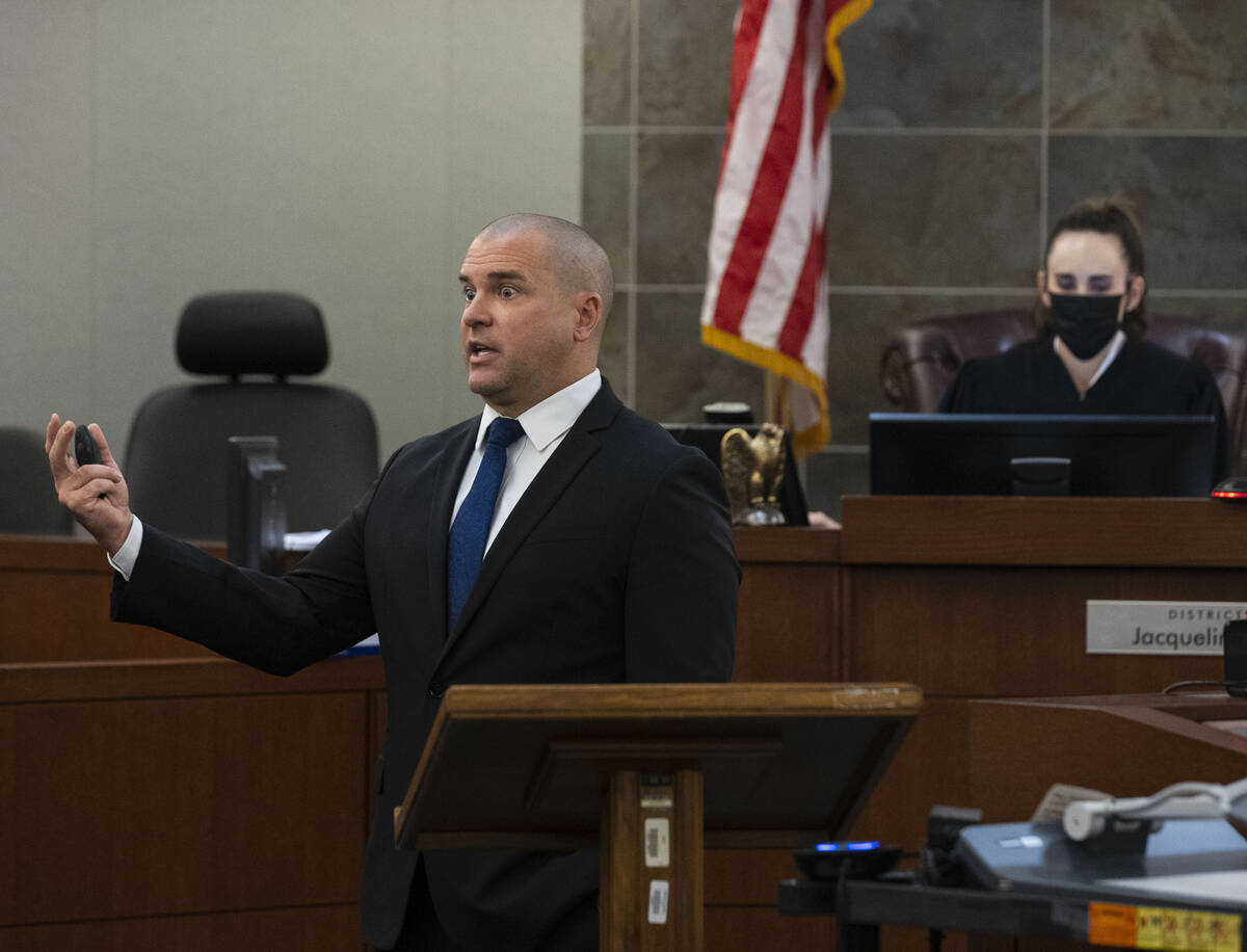 El fiscal John Giordani presenta sus argumentos de cierre para la fase de sentencia de un juici ...