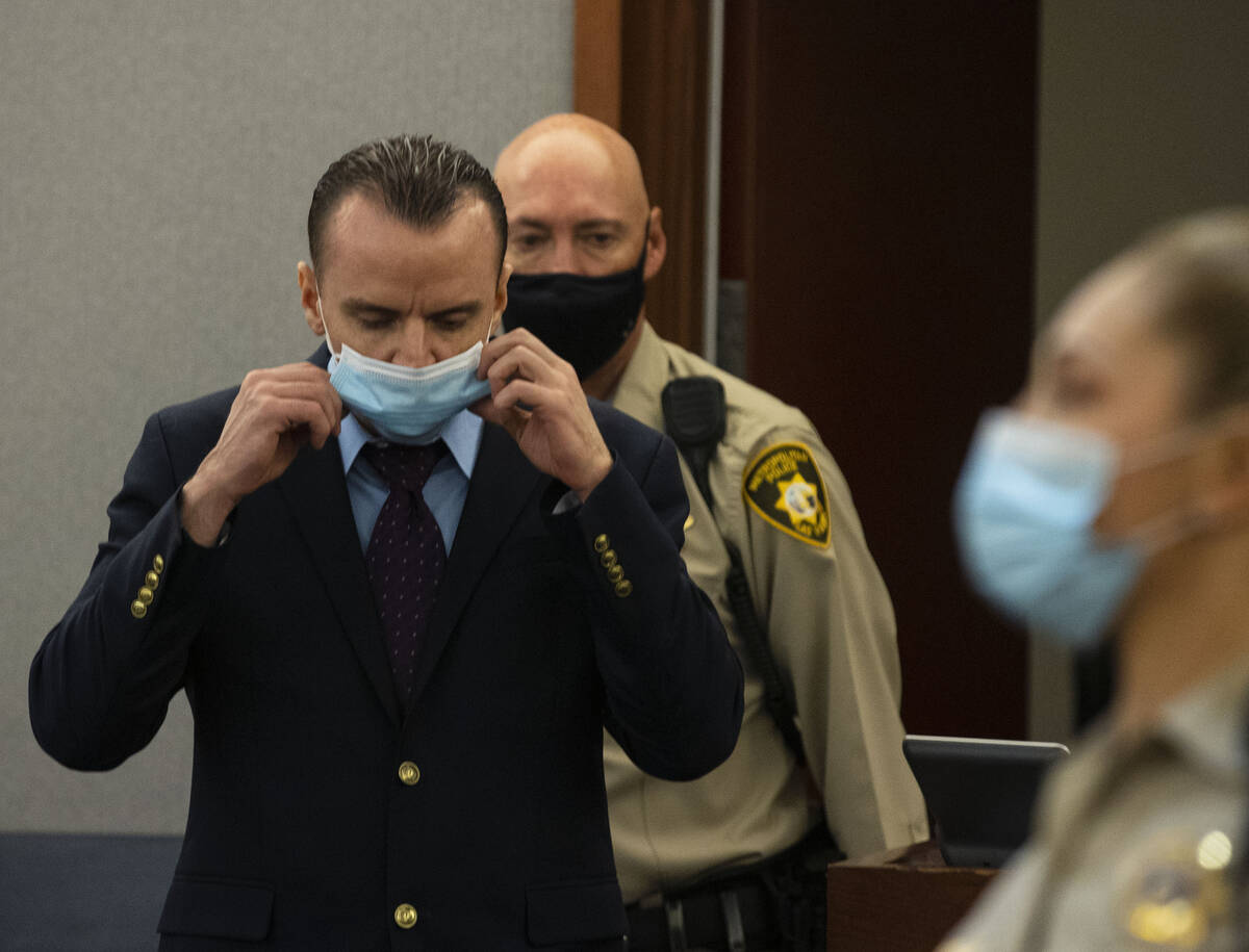 Michael Rusk es conducido a la sala durante su juicio por asesinato en el Regional Justice Cent ...