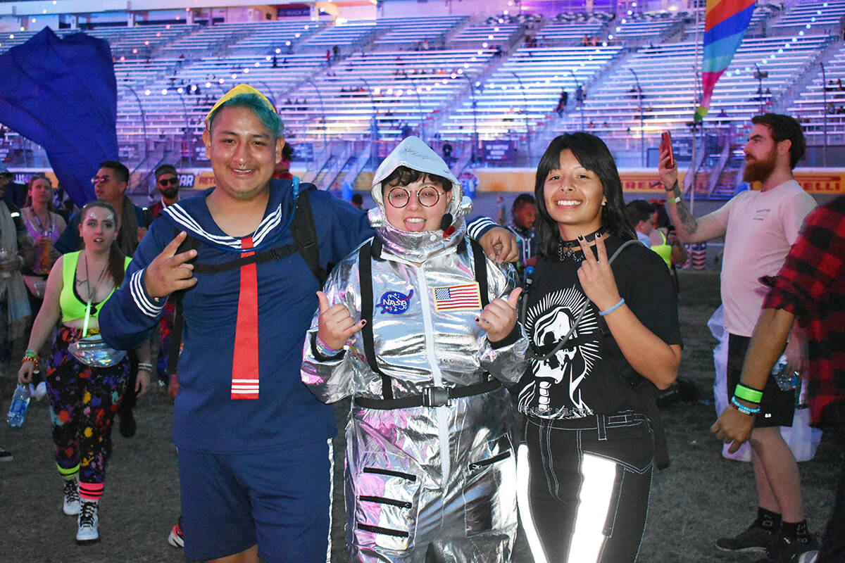 Arturo, Kartie y María disfrutaron de la segunda noche de EDC Las Vegas 2021. Sábado 23 de oc ...