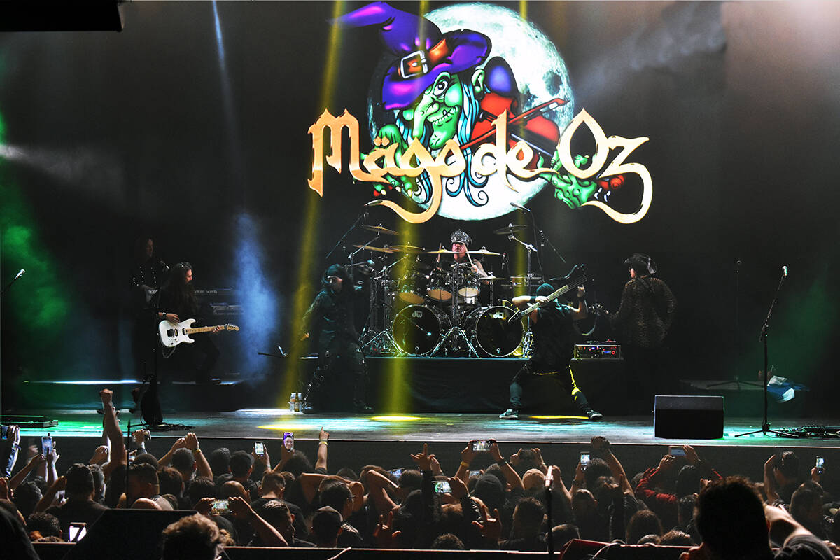 Mägo de Oz es una agrupación fundada en Madrid, España, a finales de los años 80. Se presen ...